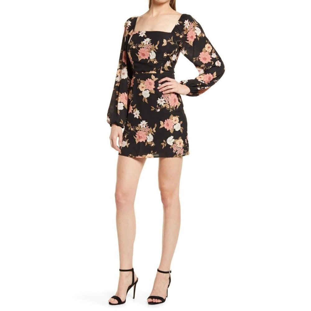 𝅺ALL In Favor Floral Mini Dress Sz XSmall Back Cut Out Long Sleeve